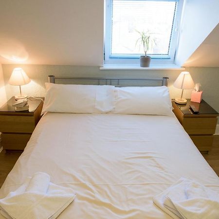 סוואנסי Leonardos Guest House מראה חיצוני תמונה