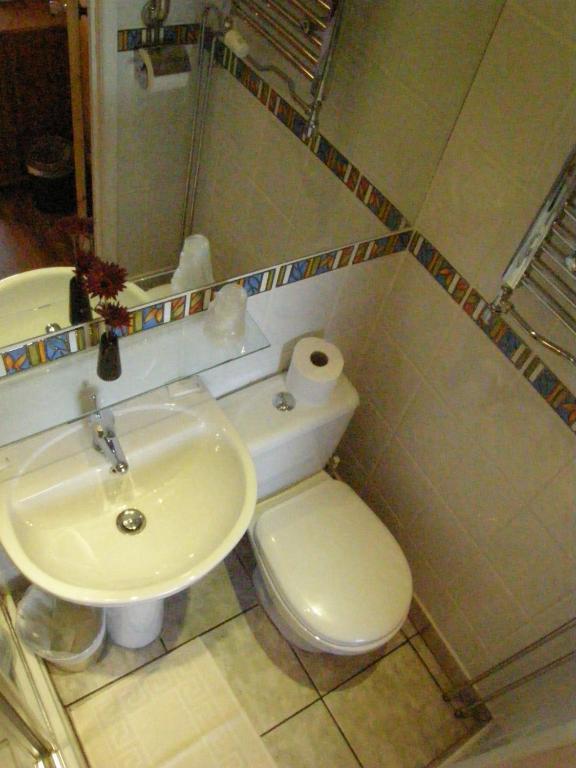 סוואנסי Leonardos Guest House חדר תמונה