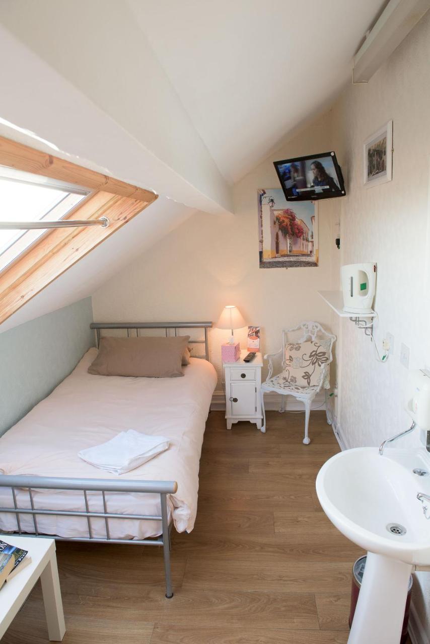 סוואנסי Leonardos Guest House מראה חיצוני תמונה