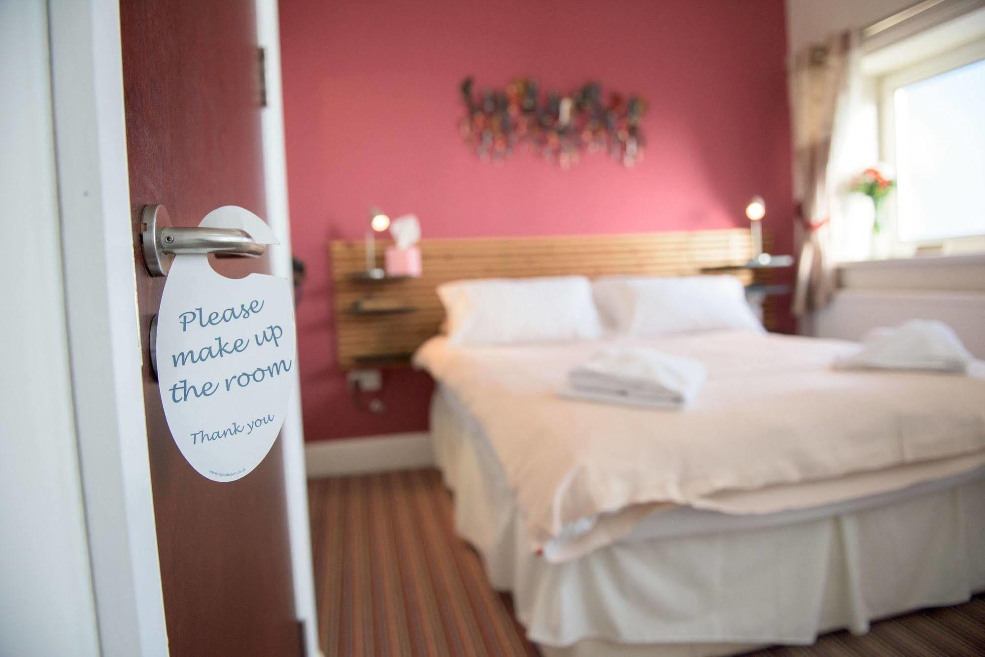 סוואנסי Leonardos Guest House מראה חיצוני תמונה