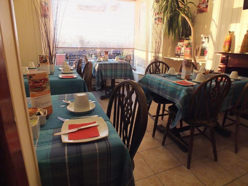סוואנסי Leonardos Guest House מראה חיצוני תמונה